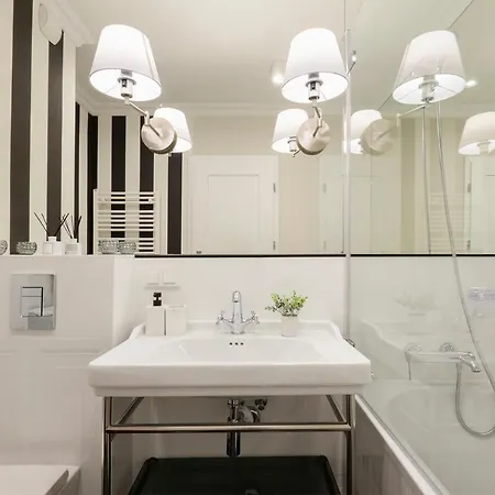 Sky Home- -manufaktura, Bezplatny Parking, Klimatyzacja, Dostep Na Kod לודז'